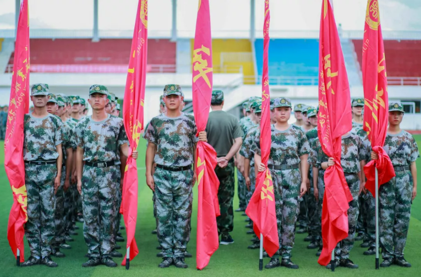 當(dāng)迷彩邂逅青春，記錄工職院軍訓(xùn)生活