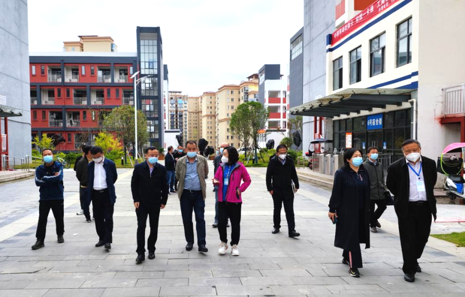 畢節(jié)市人民政府辦公室副主任金莉、畢節(jié)市教育局副局長(zhǎng)何友國(guó)一行到我院檢查指導(dǎo)疫情防控工作