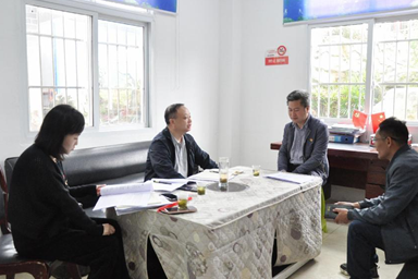畢節(jié)工業(yè)職業(yè)技術學院黨委副書記付善華到鄉(xiāng)村振興聯(lián)系點調研
