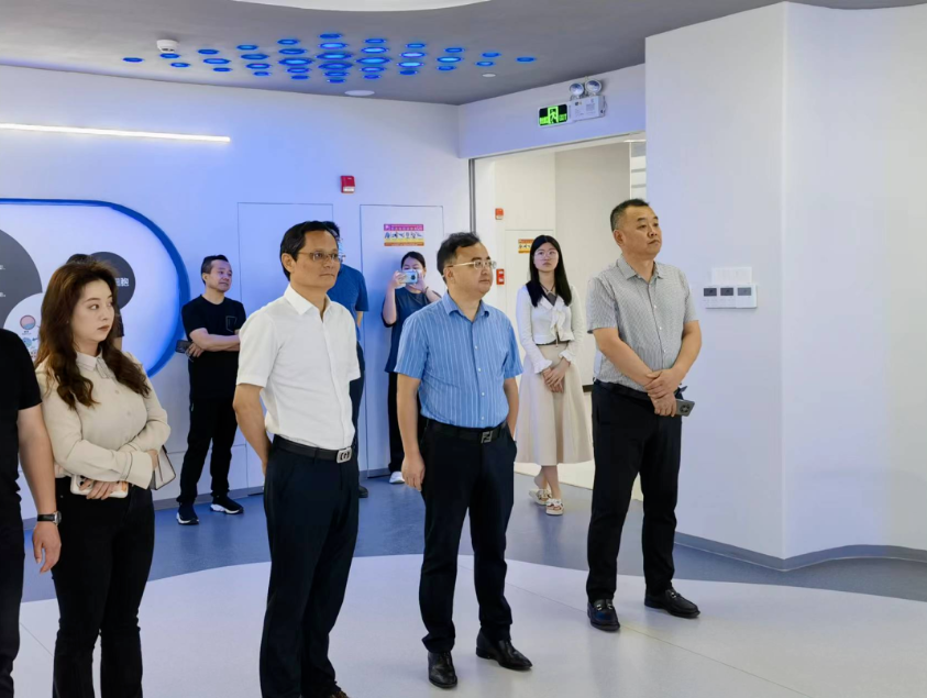 李涌、邱國(guó)援率隊(duì)到廣東省企業(yè)、院?？疾鞂W(xué)習(xí)